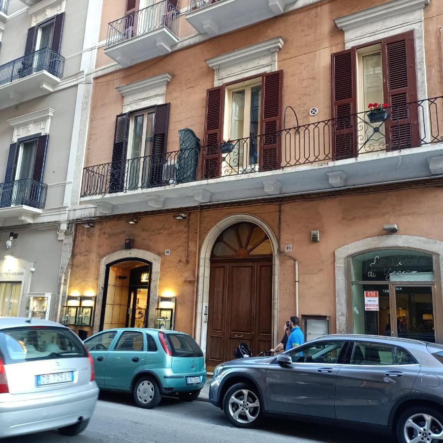 Апартаменты Dante Alighieri House Бари Экстерьер фото